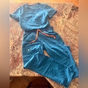 Figs Alps Blue Scrub Set